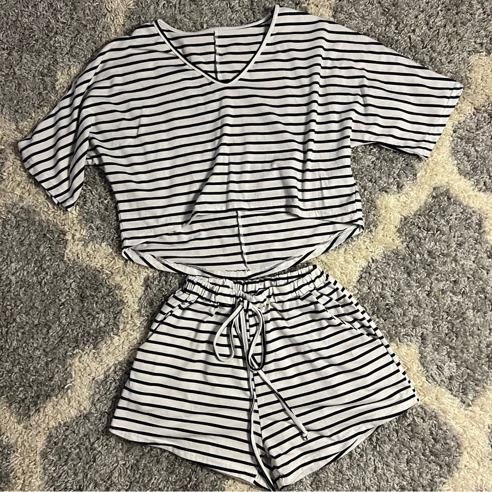 Striped 2 piece matching set shorts and crop top